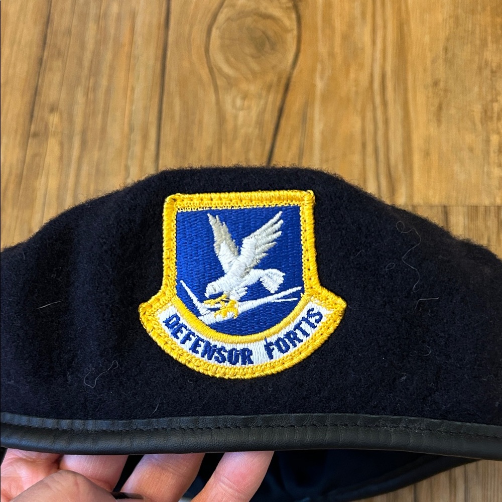 Defensor Fortis Dark Blue Wool Beret Size 7 1/8